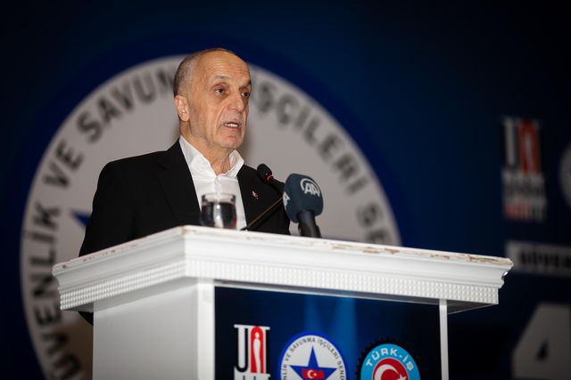 TÜRK-İŞ Genel Başkanı, asgari ücretin konuşulmasına karşı! Gerekçesi de son derece mantıklı TÜRK-İŞ Genel Başkanı, asgari ücretin konuşulmasına karşı! Gerekçesi de son derece mantıklı