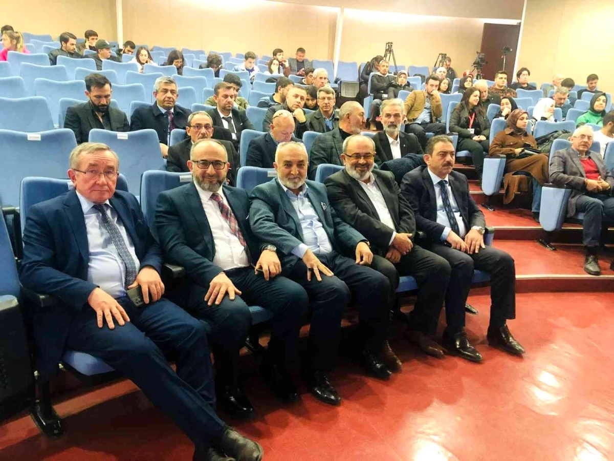 AK Parti\'li başkanlar "Türkiye\'yi Yarınlara Taşımak" konulu konferansa katıldı
