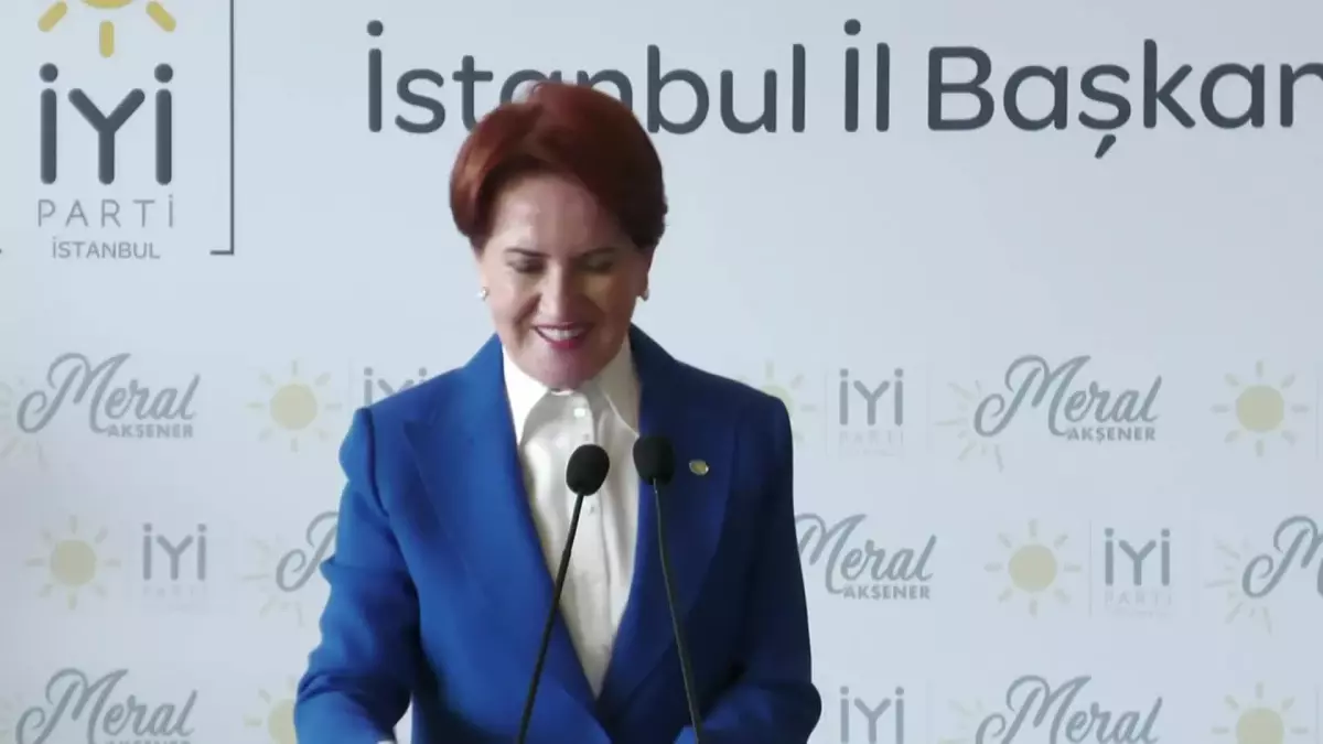 Akşener: "Öğretmenlerin Kalbinin, Kafasının Rahat Olması Gerekir. 5 Çeşit 6 Çeşit Öğretmen Tanımının Olmaması Gerekir"