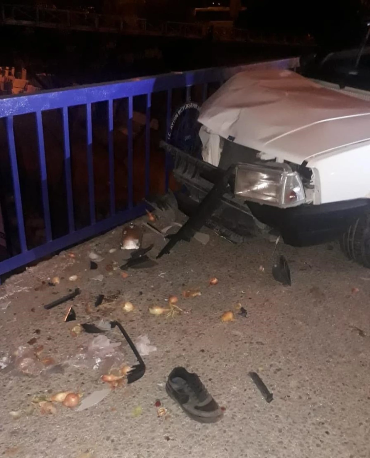 Aydın\'da kaldırımda yürürken otomobilin çarptığı çocuk öldü, babası yaralandı