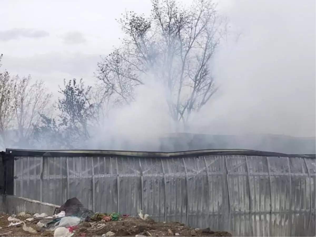 Bursa'da geri dönüşüm deposu yangını (2)