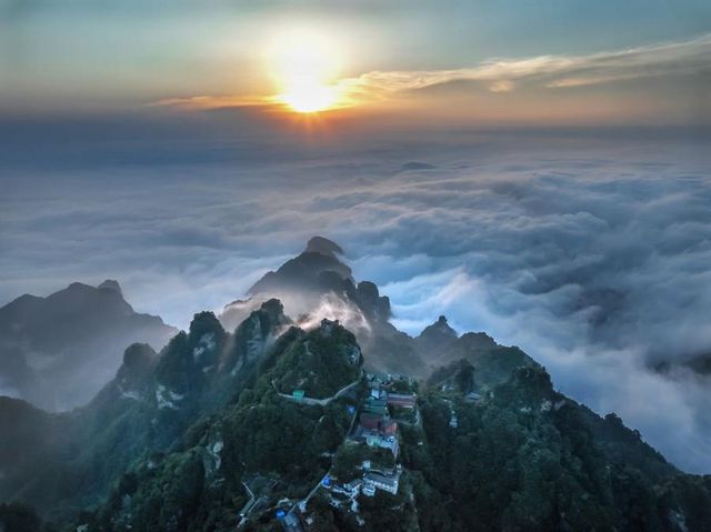 Çin'in Wudang Dağı'ndaki Beş Ejderha Sarayı'nda 1000'den Fazla Tarihi Eser Bulundu Çin'in Wudang Dağı'ndaki Beş Ejderha Sarayı'nda 1000'den Fazla Tarihi Eser Bulundu