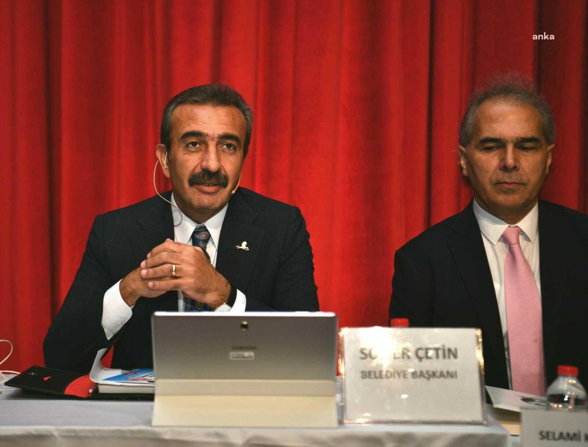 Çukurova Belediye Başkanı Çetin, Halk Günü\'nde Yurttaşla Buluştu