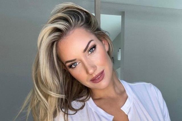 Dünyanın en güzel kadını seçilen golfçü Paige Spiranac, Dünya Kupası özel pozuyla mest etti