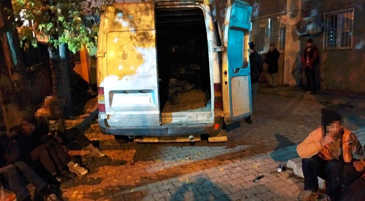 Hizan\'da 23 düzensiz göçmen yakalandı