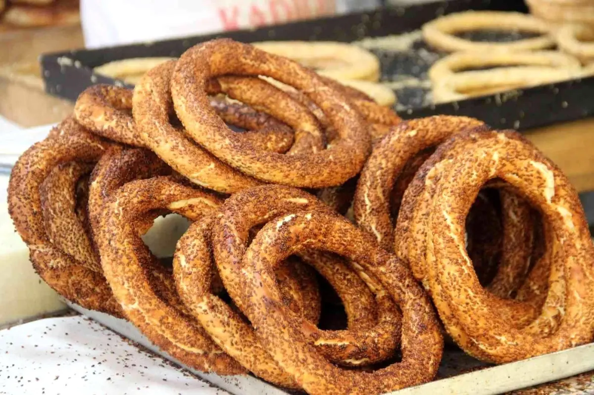 İzmir\'de gevrek ve boyozun yeni fiyatı 5 lira