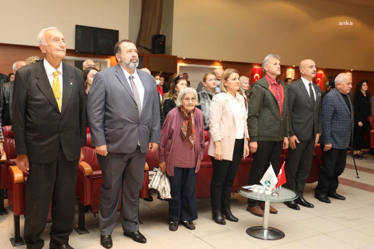İzmit Belediyesi, Ulu Önder\'in Kentten Son Kez Uğurlanışını Belgesel Gösterimiyle Andı