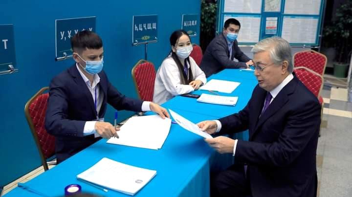 Kazakistan Cumhurbaşkanı Tokayev: "Ülkemizin aydın geleceği için oy veriyoruz"