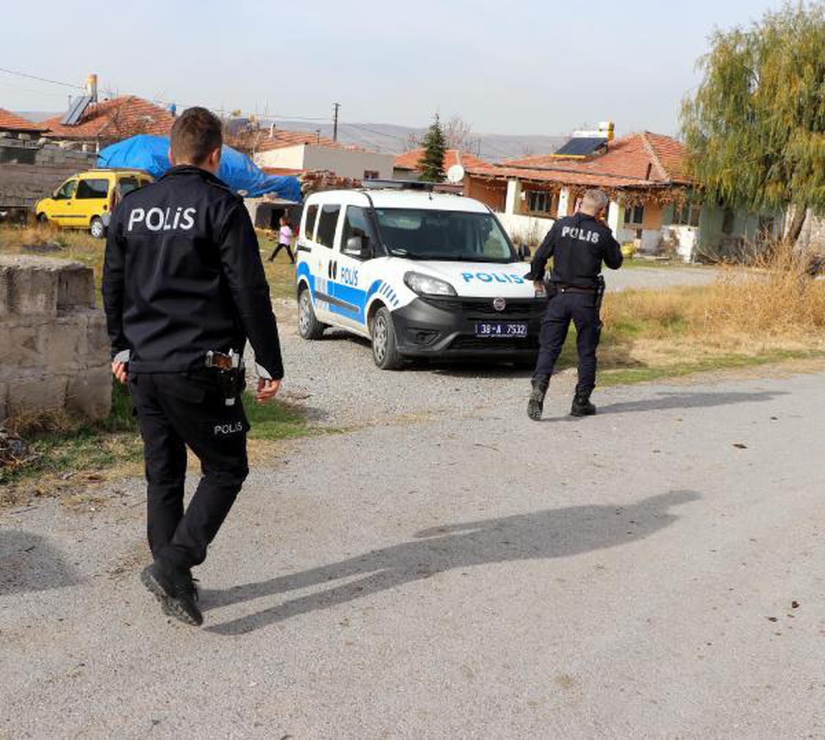 Kendisine para vermeyen babaannesini bıçakladı