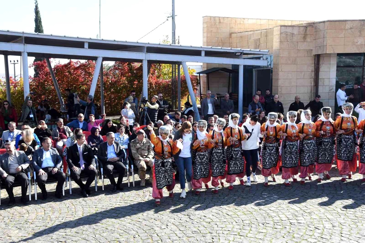 Komagene kürekçileri madalyalarını Perre antik kentinde aldı