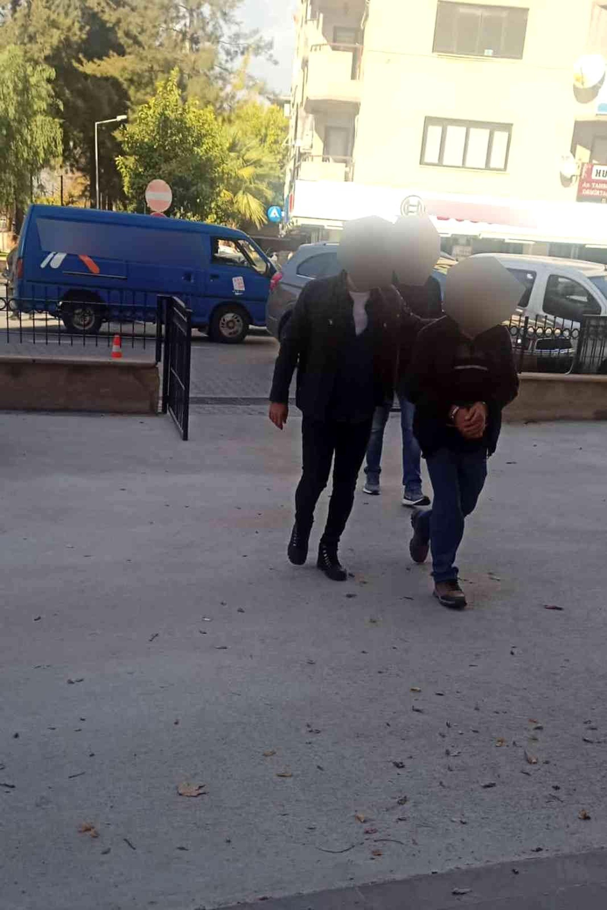 Kuşadası\'nda 17 yıl kesinleşmiş hapis cezası bulunan şüpheli yakalandı