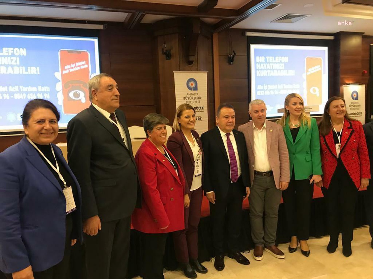 Mersin Büyükşehir, \'Aile İçi Şiddet Acil Yardım Hattı Protokolünü İmzalayan Belediyeler Çalıştayı\'na Katıldı