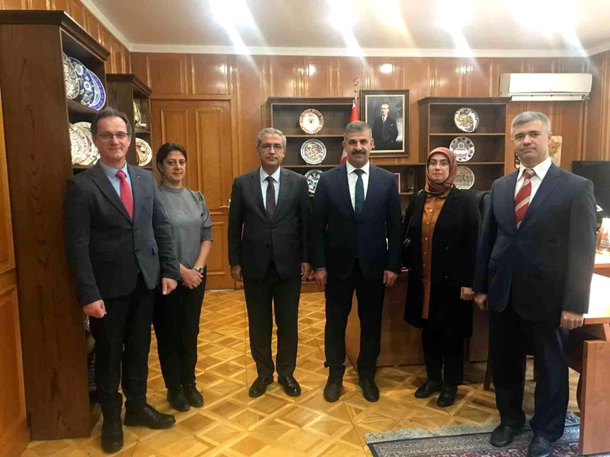 Rektör Çiftçi Özbekistan Büyükelçisi Dr. Olgan Bekar\'ı Ziyaret Etti