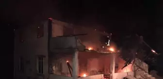 Yangın çıkan evde hasar oluştu