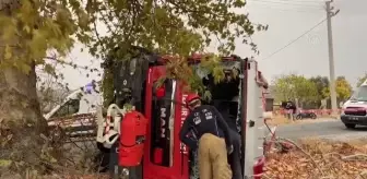 Tire'de yangına giden itfaiye aracının devrilmesi sonucu 3 itfaiye eri yaralandı