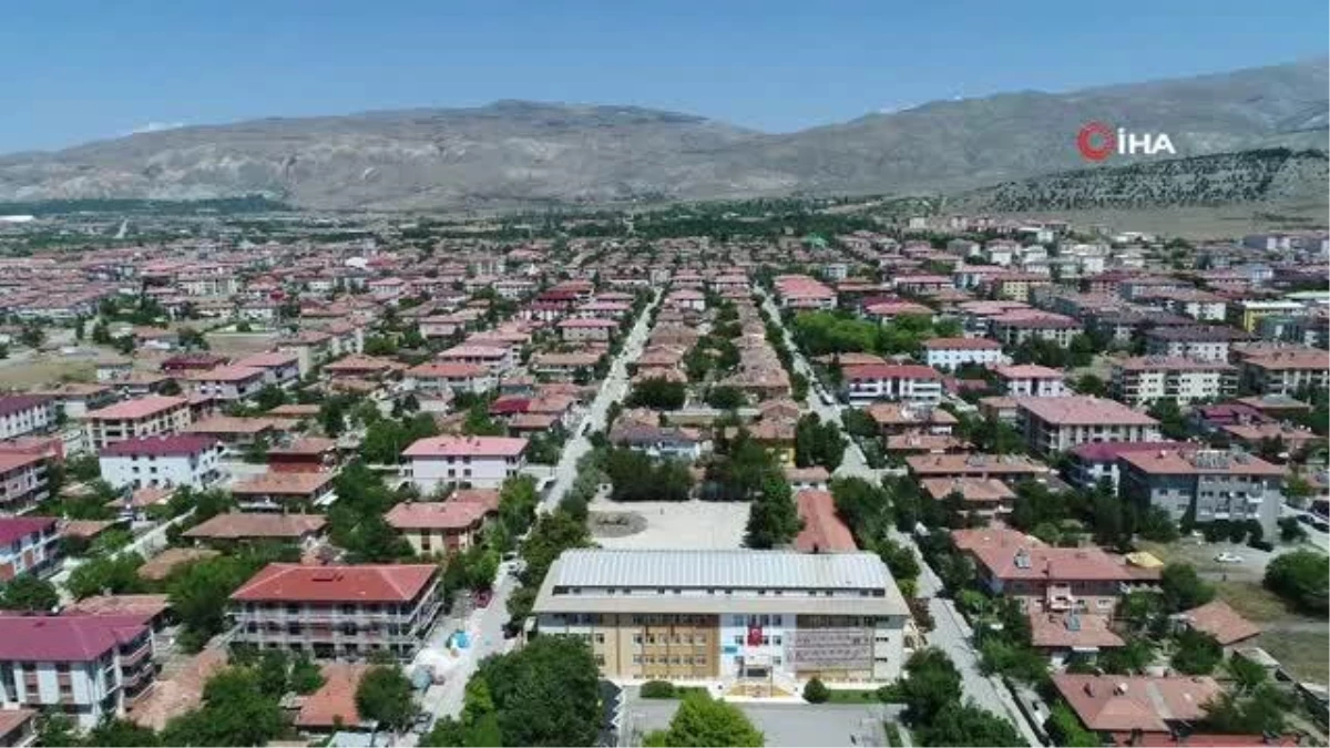 Türkiye\'nin bakırcılıkta sayılı kentlerinden birisi olan Erzincan\'da, meslek unutulmaya yüz tuttu