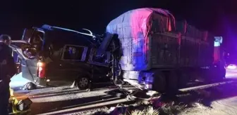 3 kişinin yaşamı yitirdiği kazada tiyatro ekibini taşıyan minibüsün sürücüsü gözaltına alındı