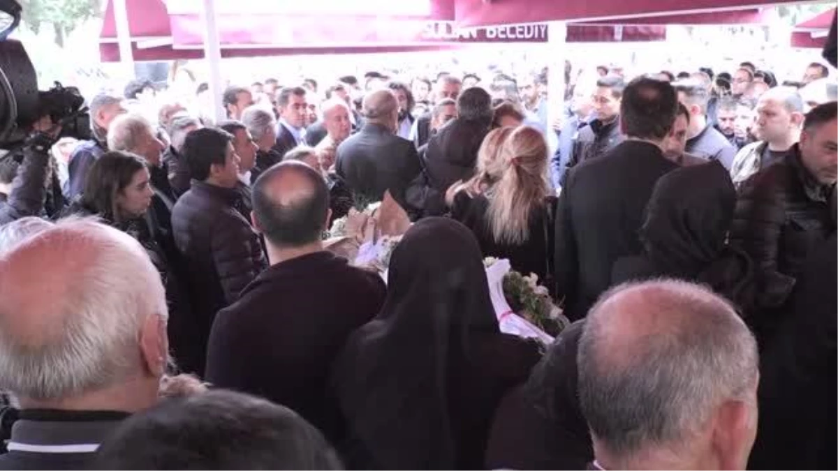 Abdurrahim Albayrak\'ın vefat eden torunu Batuhan Bostancı\'nın cenazesi defnedildi