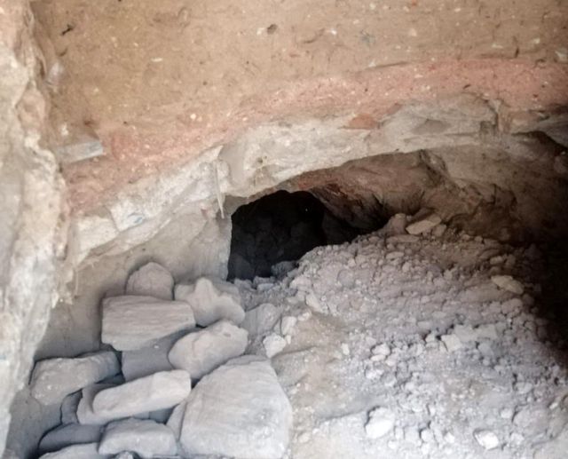 Antik kentte kazdıkları çukurun içinde yakalandılar Antik kentte kazdıkları çukurun içinde yakalandılar