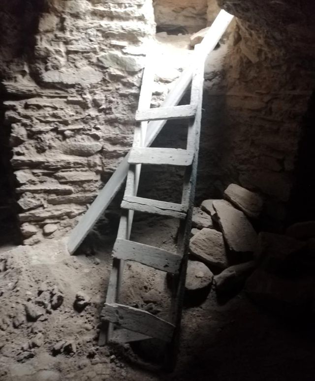 Antik kentte kazdıkları çukurun içinde yakalandılar Antik kentte kazdıkları çukurun içinde yakalandılar