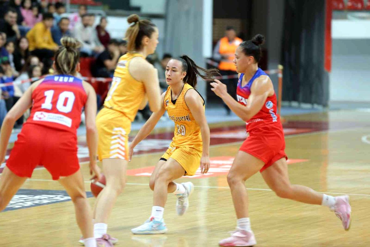 Başkan Palancıoğlu, Basket Takımını Tebrik Etti