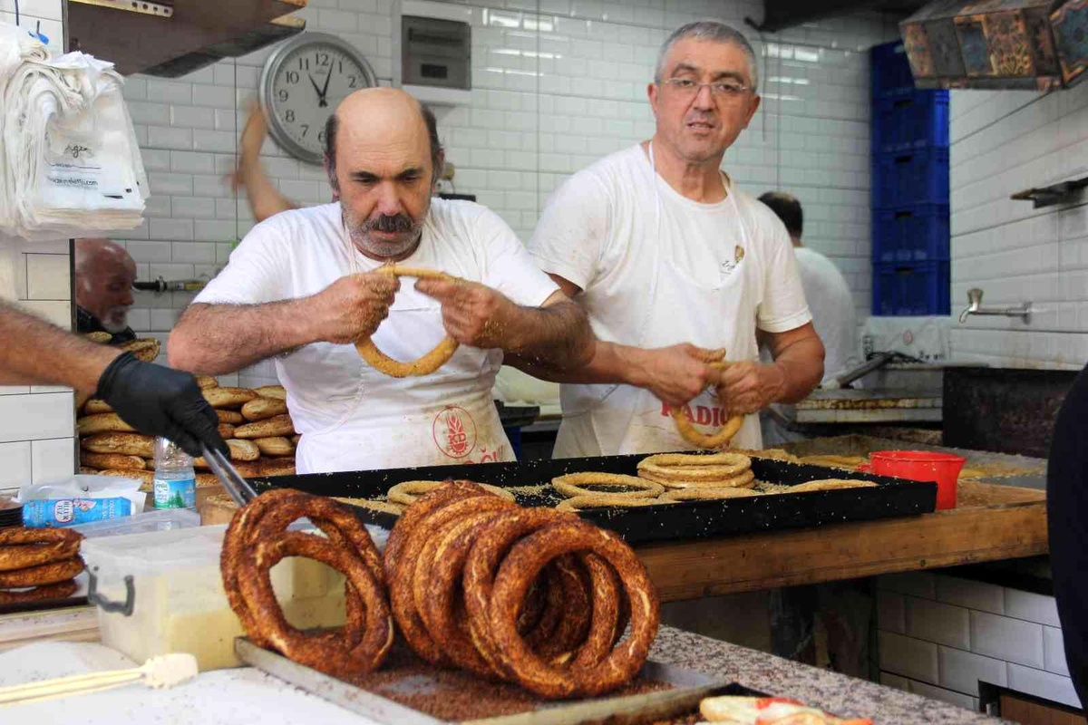 İzmir\'de gevrek ve boyozun yeni fiyatı 5 lira