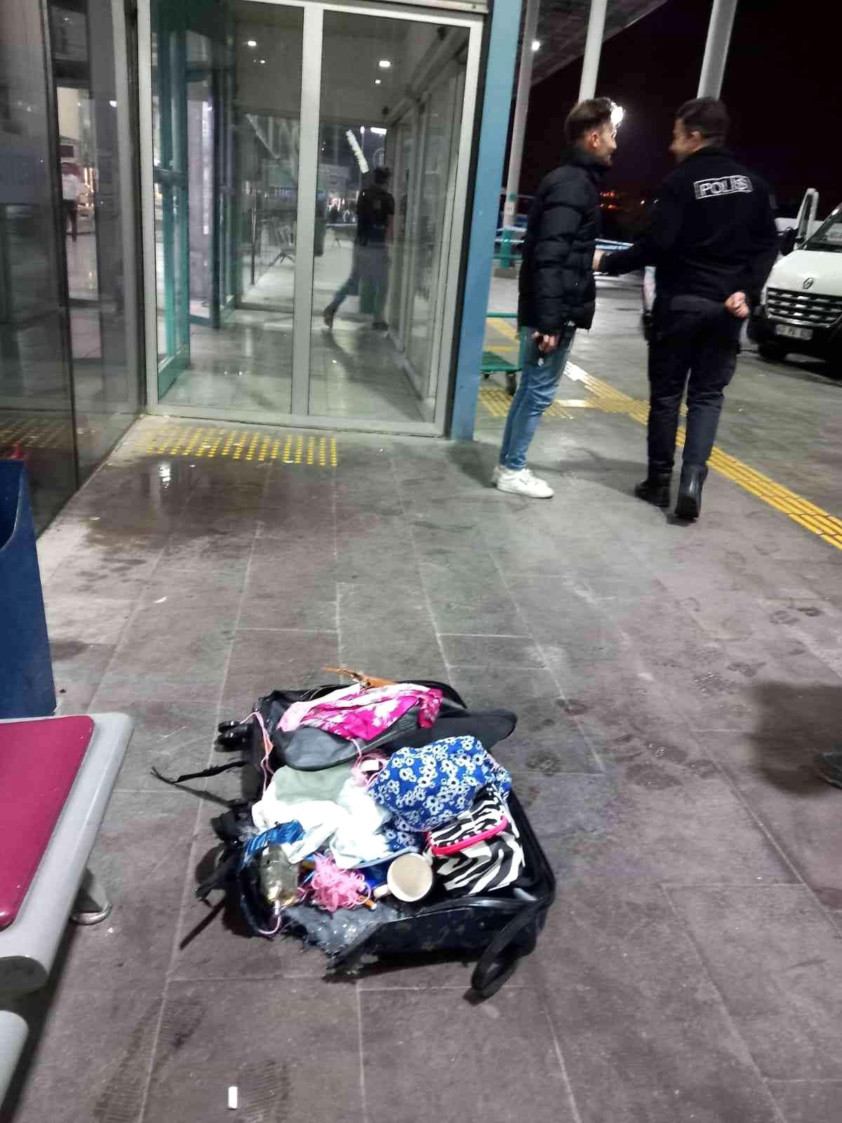 Kütahya Otogarı\'nda şüpheli valiz paniği