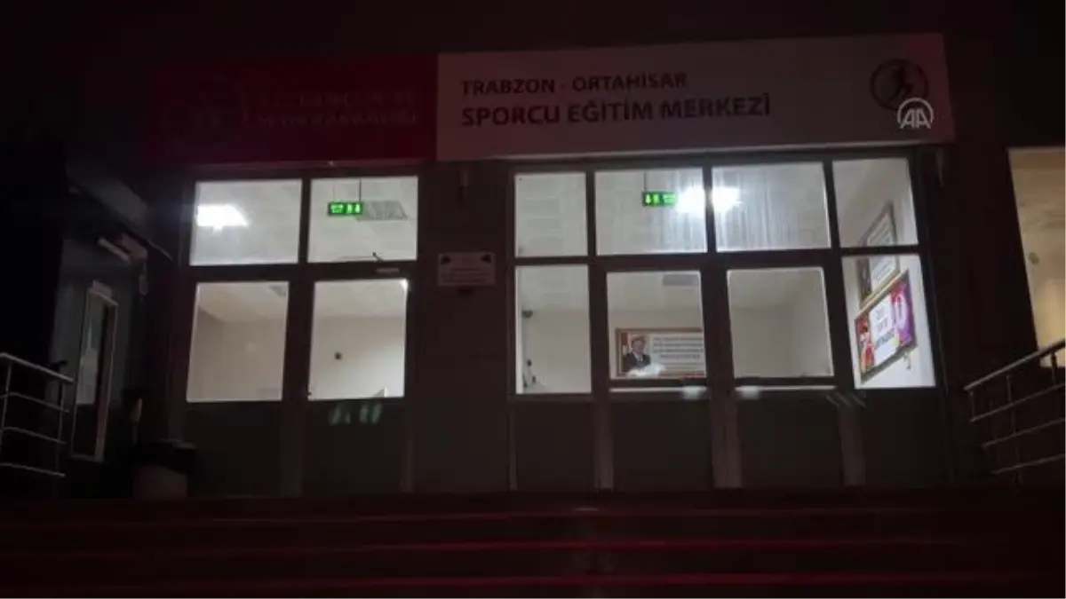 Milli güreşçi Yağmur Çakmak, azmiyle ön yargıları ve başarısızlıkları tuş etti