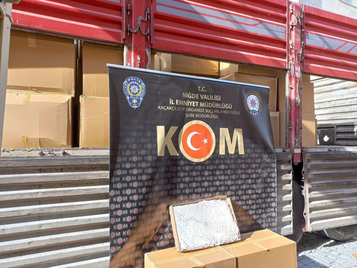 Niğde\'de 3 milyon 250 bin dolu makaron ele geçirildi