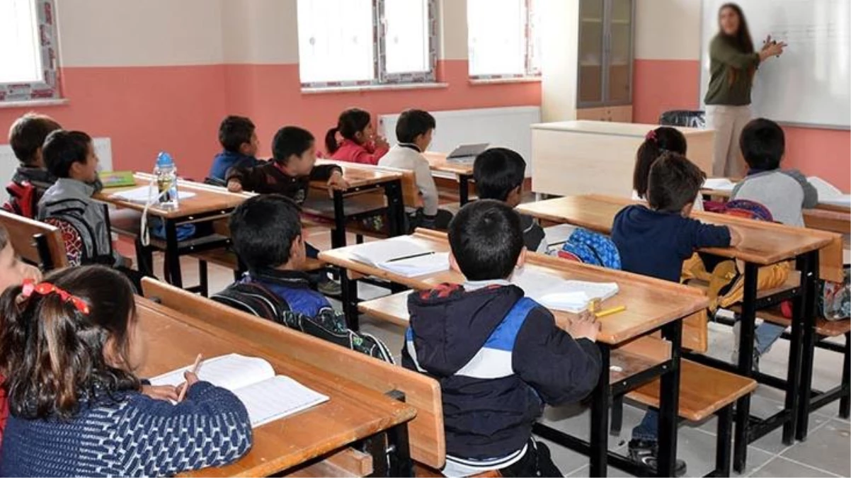 Gaziantep\'te yaşanan terör saldırısı sonrası Karkamış ilçesindeki okullarda eğitime 1 hafta ara verildi