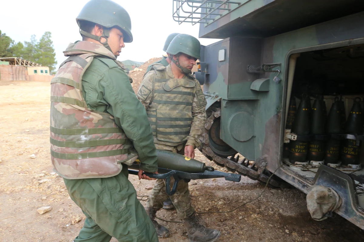 ŞANLIURFA - Terör örgütü YPG/PKK\'ya "cezalandırma atışları" yapıldı (3)