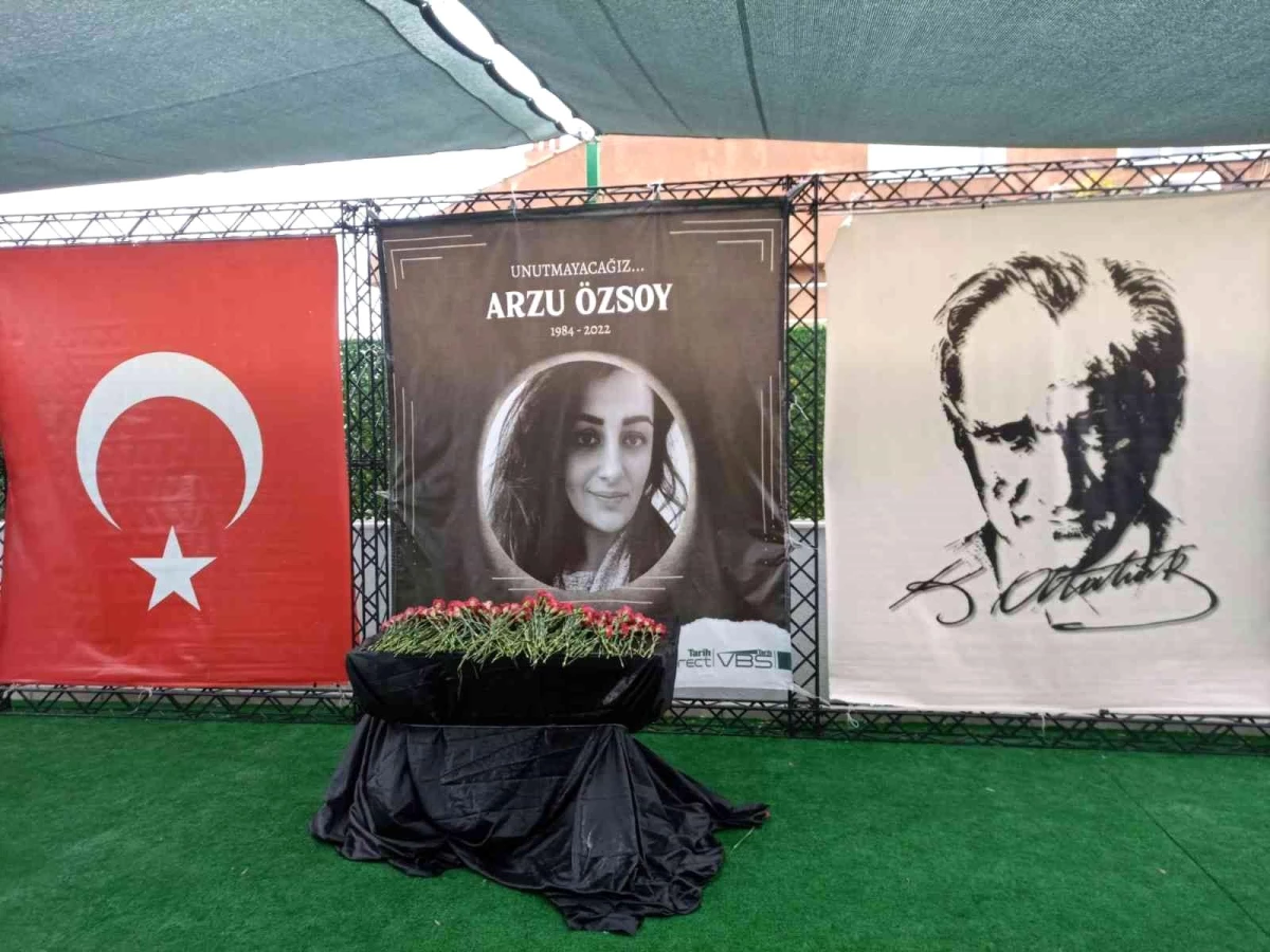 Terör saldırısında hayatını kaybeden Arzu Özsoy\'un öğretmenlik yaptığı okulda hüzün hakim