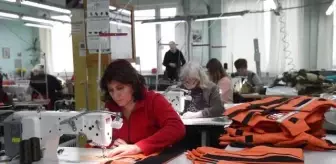 Ukrayna'da çocuklar için kurşungeçirmez yelek üretiliyor