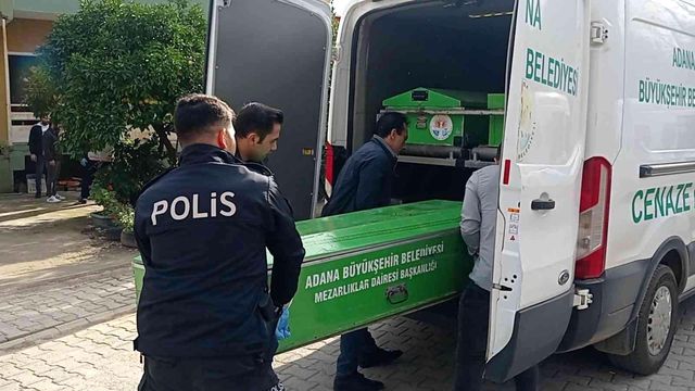Adana'da tüyler ürperten cinayet! Eve baskın yapan maskeli kişiler misafiri öldürdü Adana'da tüyler ürperten cinayet! Eve baskın yapan maskeli kişiler misafiri öldürdü
