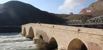 7 bin yıllık Palu ilçesi, ihtişamı ile yıllara meydan okuyor