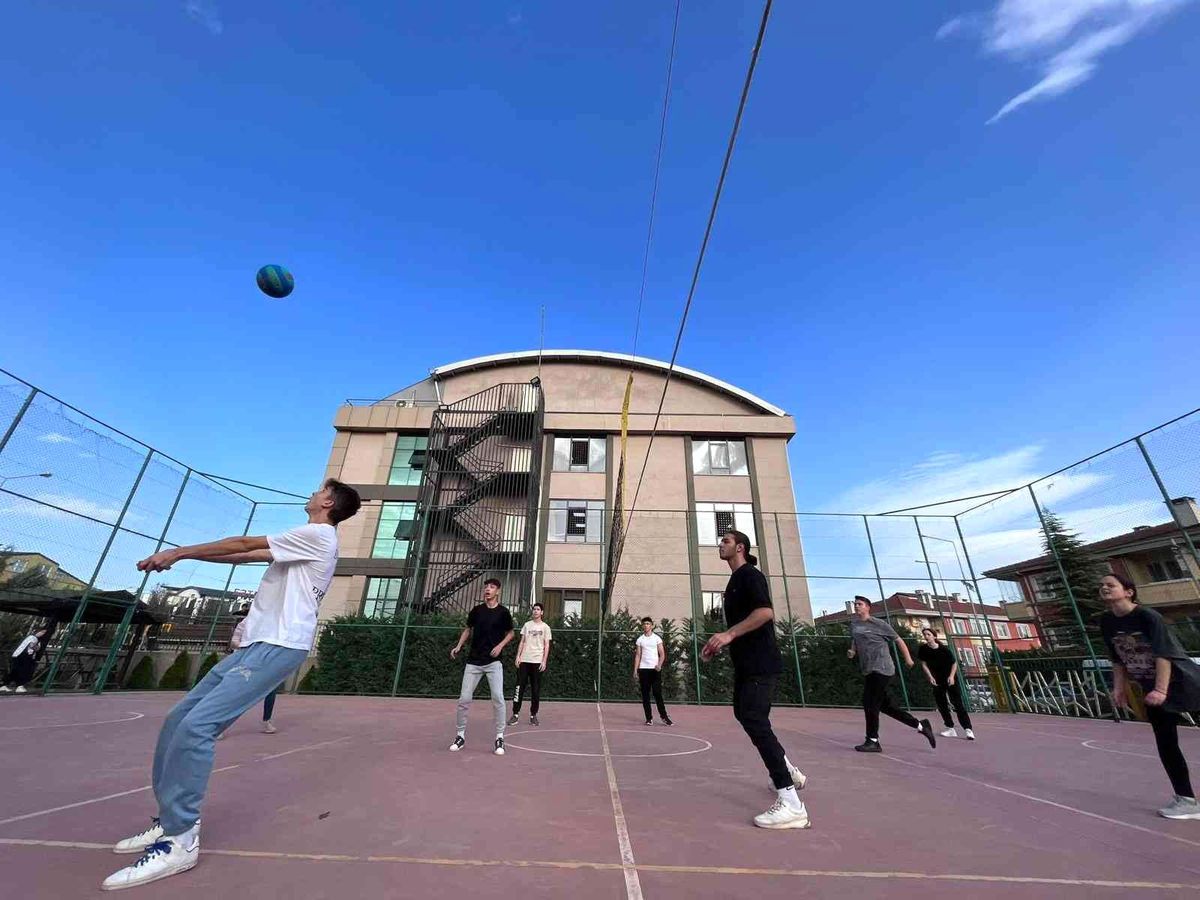 Altınküre\'de voleybol turnuvası başladı