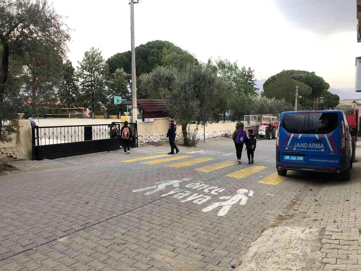 Aydın\'da okul çevrelerinde sıkı denetim