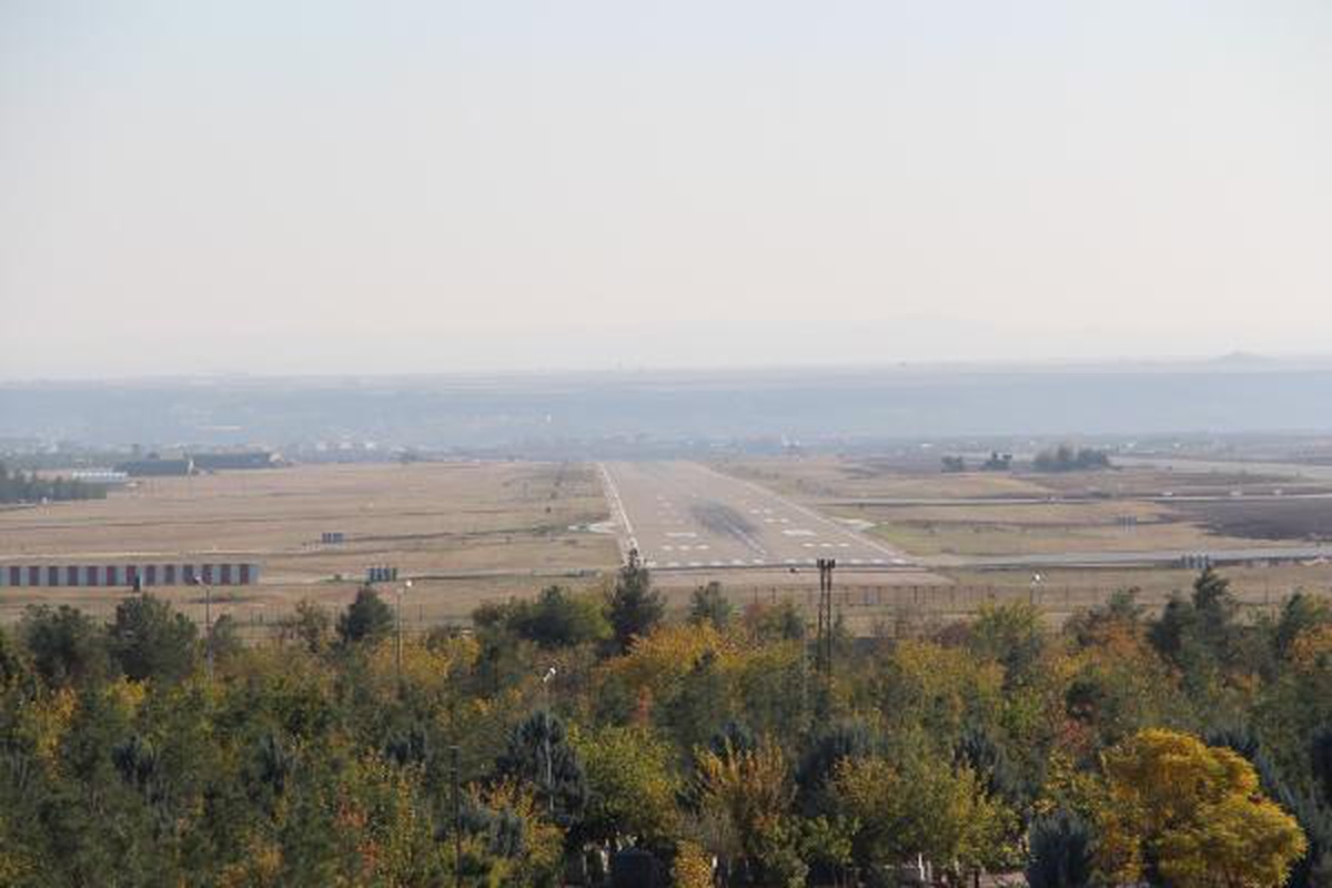 Diyarbakır\'da birçok noktadan duyulan patlama sesleri tedirgin etti