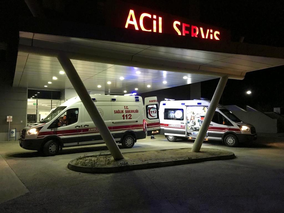 Elini makineye sıkıştıran işçi yaralandı