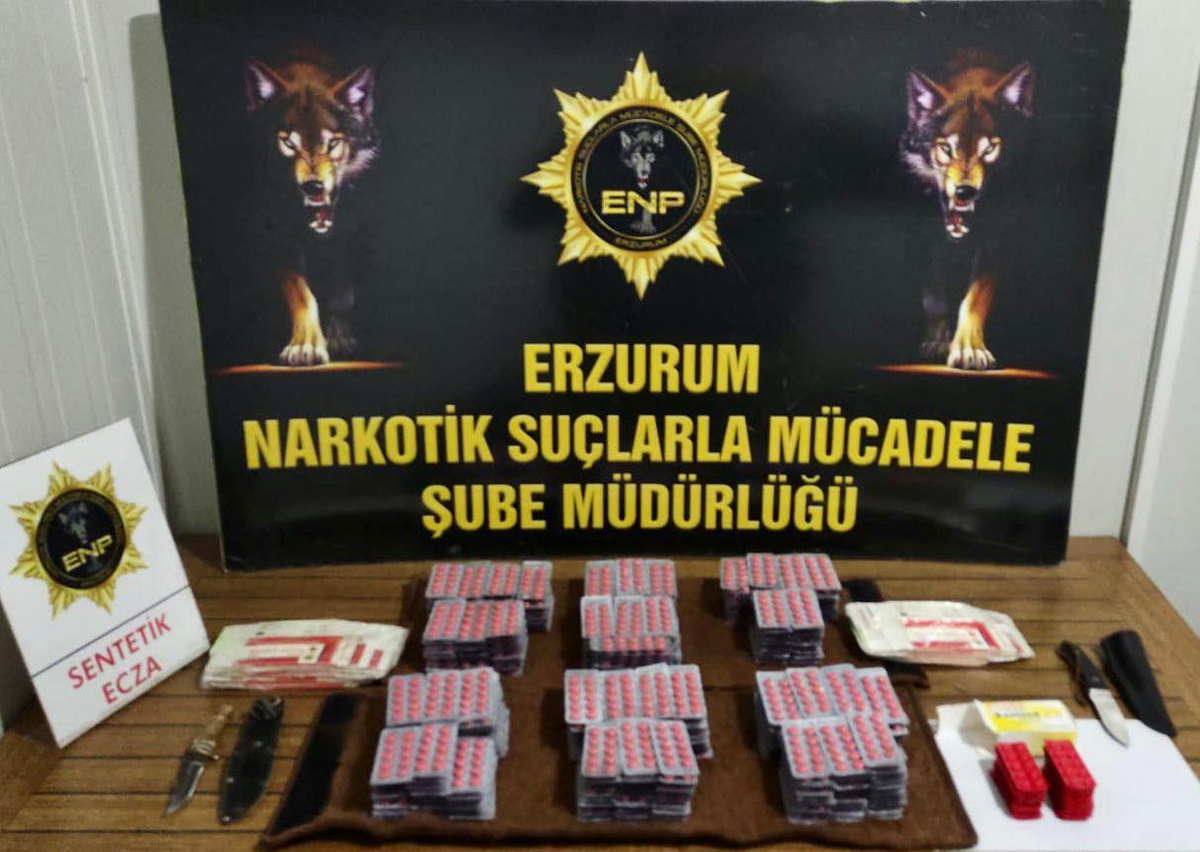 Erzurum\'da valizlerinde uyuşturucu ele geçirilen 2 yolcu tutuklandı