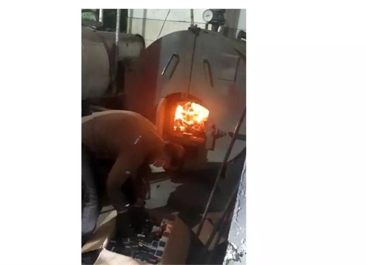 Hakkari\'de ele geçirilen kaçak sigaralar imha edildi