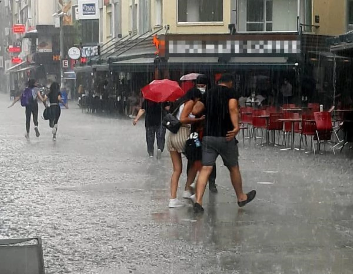 İzmir için kuvvetli sağanak yağmur uyarısı