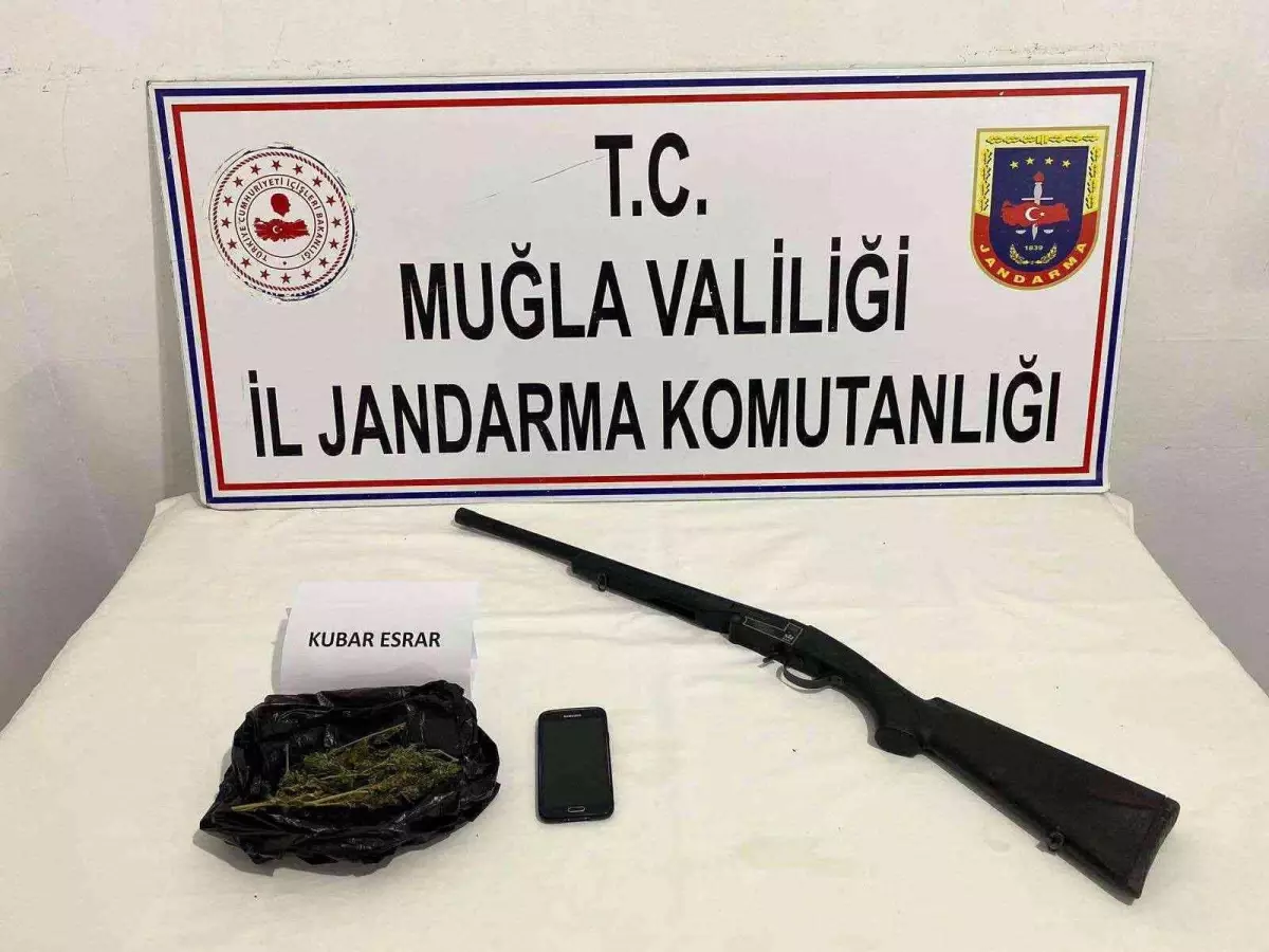 Jandarma zehir tacirlerini Seydikemer\'de yakaladı