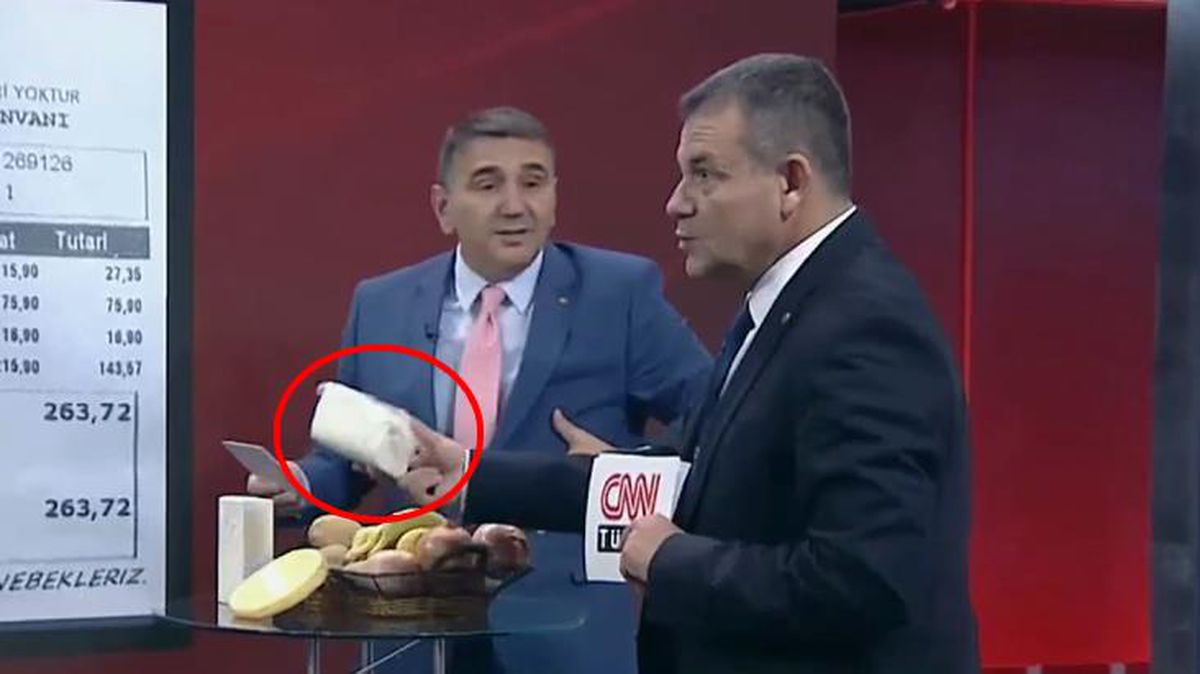 Fahiş fiyatlara tepki gösteren oda başkanı yayına peynirle çıktı, sunucu şaşkınlığını gizleyemedi