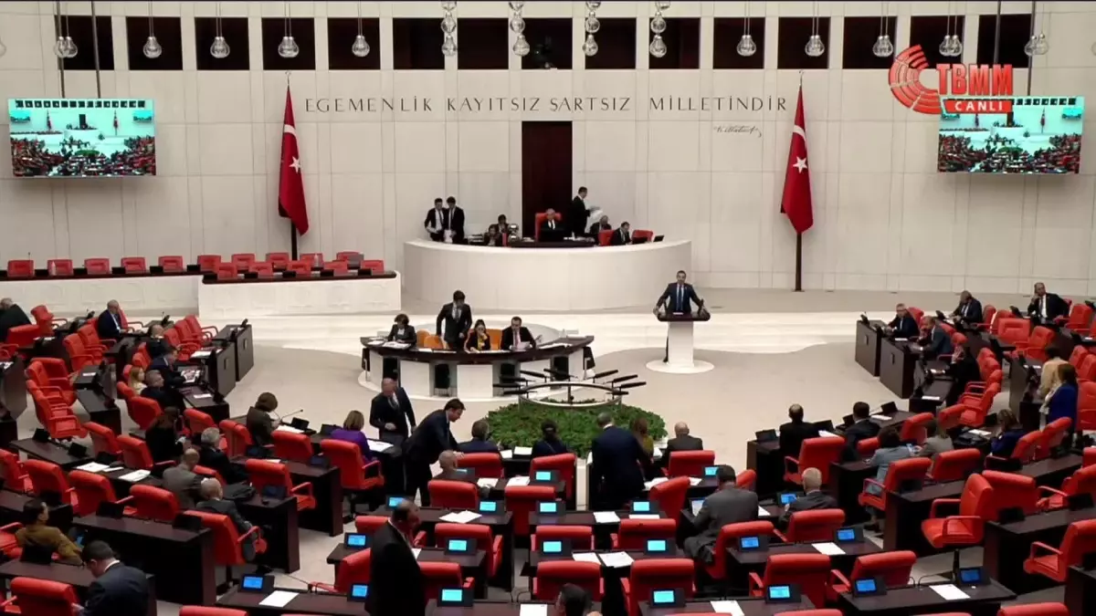 TBMM Genel Kurulu\'nda, Kalıcı Yaz Saati Uygulamasının Yarattığı Sorunların Araştırılması Önergesi Reddedildi.