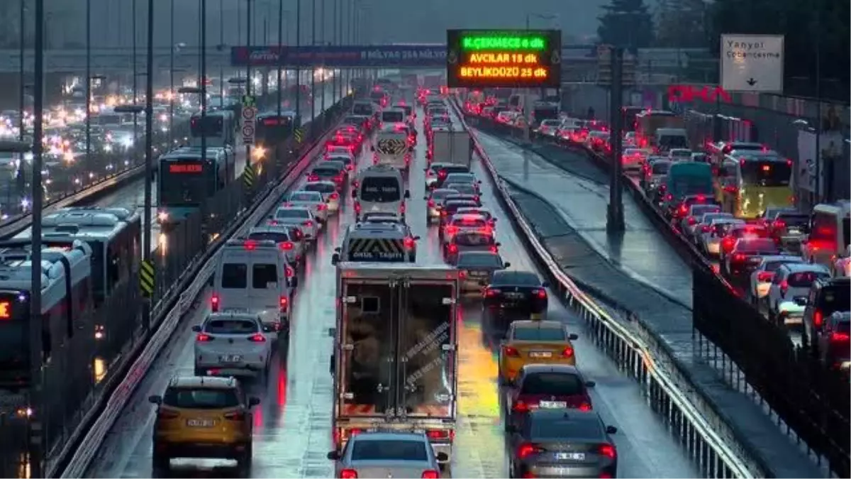 TRAFİKTE YAĞMUR YOĞUNLUĞU-2