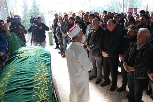 En zor görev! Amasya'daki kazada ölen ışık tasarımcısı Tolga Güleryüz toprağa verildi