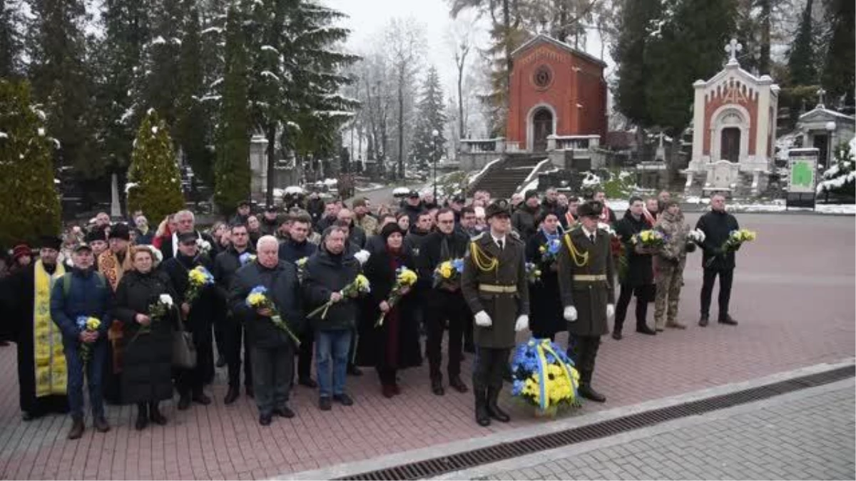 Ukrayna\'da "Onur ve Özgürlük Günü" savaşın gölgesinde kutlandı