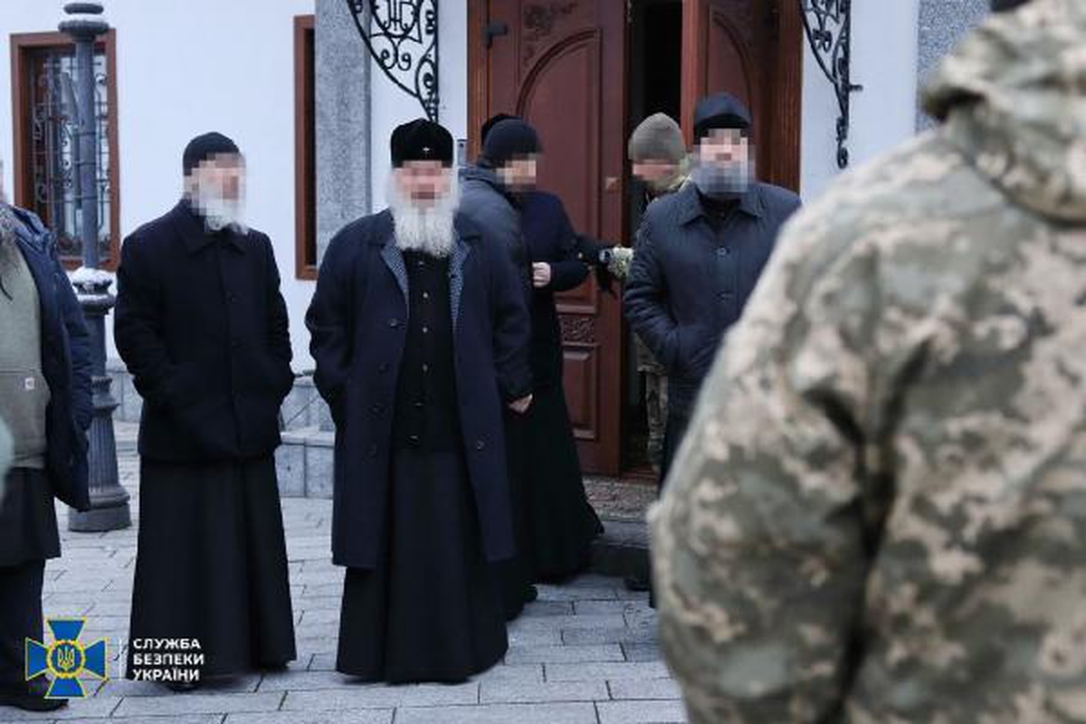 Ukrayna Güvenlik Servisi, manastıra baskın yaptı