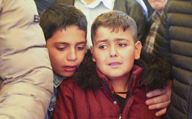 Yürek yakan anlar! Gaziantep'in çocuk şehidi Hasan'a kardeşlerinden son veda